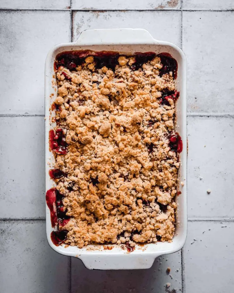 Jamie Oliver Apple and Blackberry Crumble