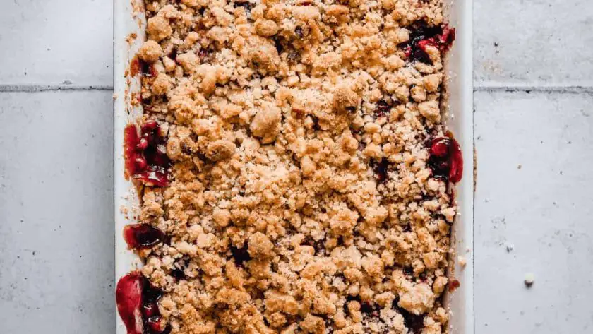 Jamie Oliver Apple and Blackberry Crumble